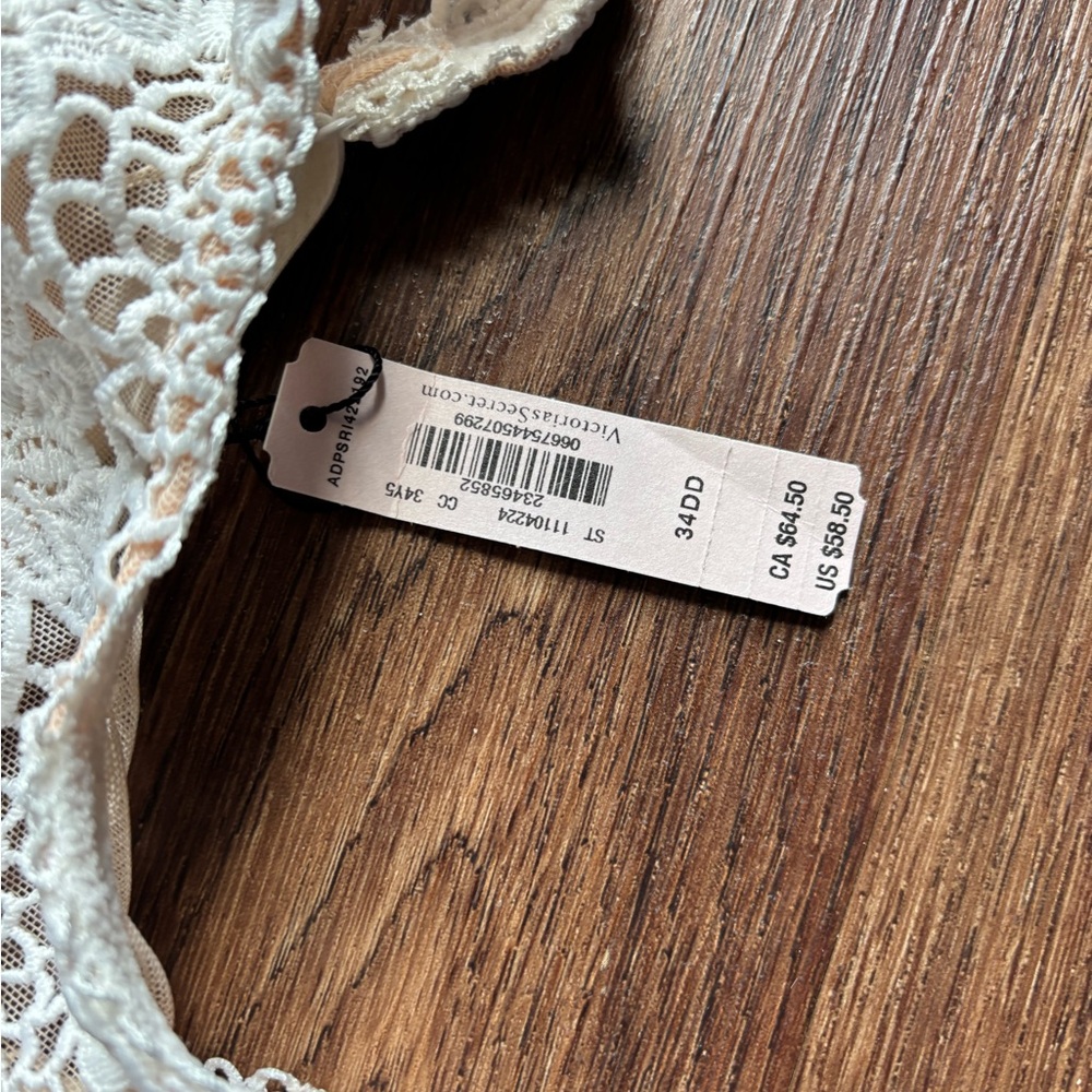 Victorias Secret Lace Bralette and Panty Set - Cream 34DD/Small panty - Picture 2 of 3